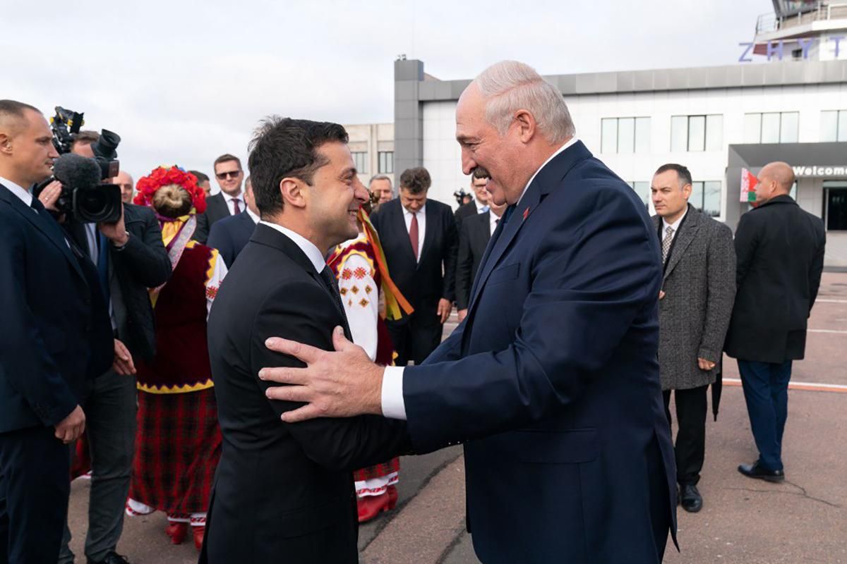 Лукашенко подарував Зеленському вишиванку 16 червня 2020
