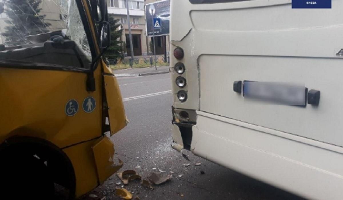 ДТП у Києві за участі маршруток 17 червня 2020: є постраждала ДТП у Києві за участі маршруток 17 червня 2020: є постраждала