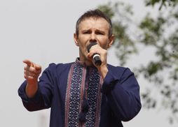 Нельзя просто так взять и уйти: почему Рада не отпускает Вакарчука