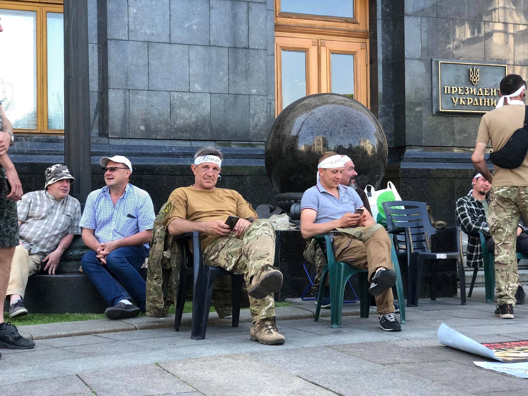 Побратими вбитого Сармата голодують під ОП