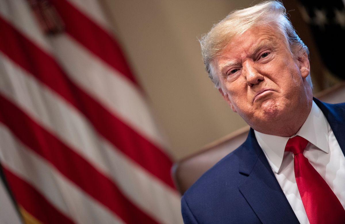 Facebook удалил рекламу Трампа из-за использования нацистского символа ненависти Facebook удалил рекламу Трампа из-за использования нацистского символа ненависти