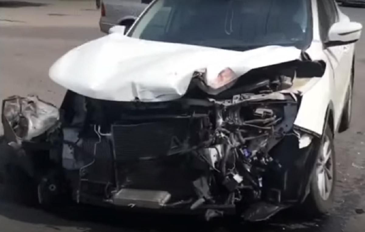 Пожежна машина протаранила позашляховик, коли їхала на виклик: відео Пожежна машина протаранила позашляховик, коли їхала на виклик: відео