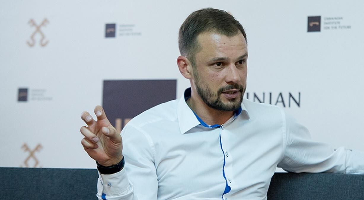 "Слуги народу" хочуть відставки глави комітету освіти Бабака: був проти призначення Шкарлета "Слуги народу" хочуть відставки глави комітету освіти Бабака: був проти призначення Шкарлета