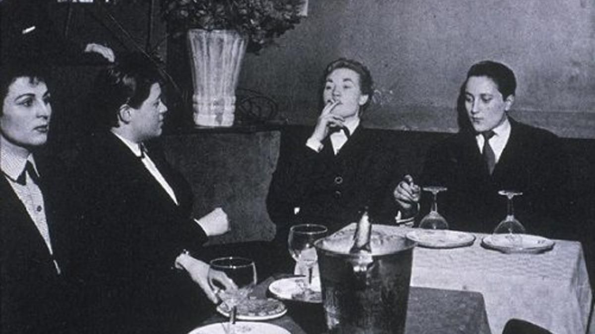 8 гомосексуальних пар минулого століття, які не соромилися своїх почуттів: архівні фото 8 гомосексуальних пар минулого століття, які не соромилися своїх почуттів: архівні фото