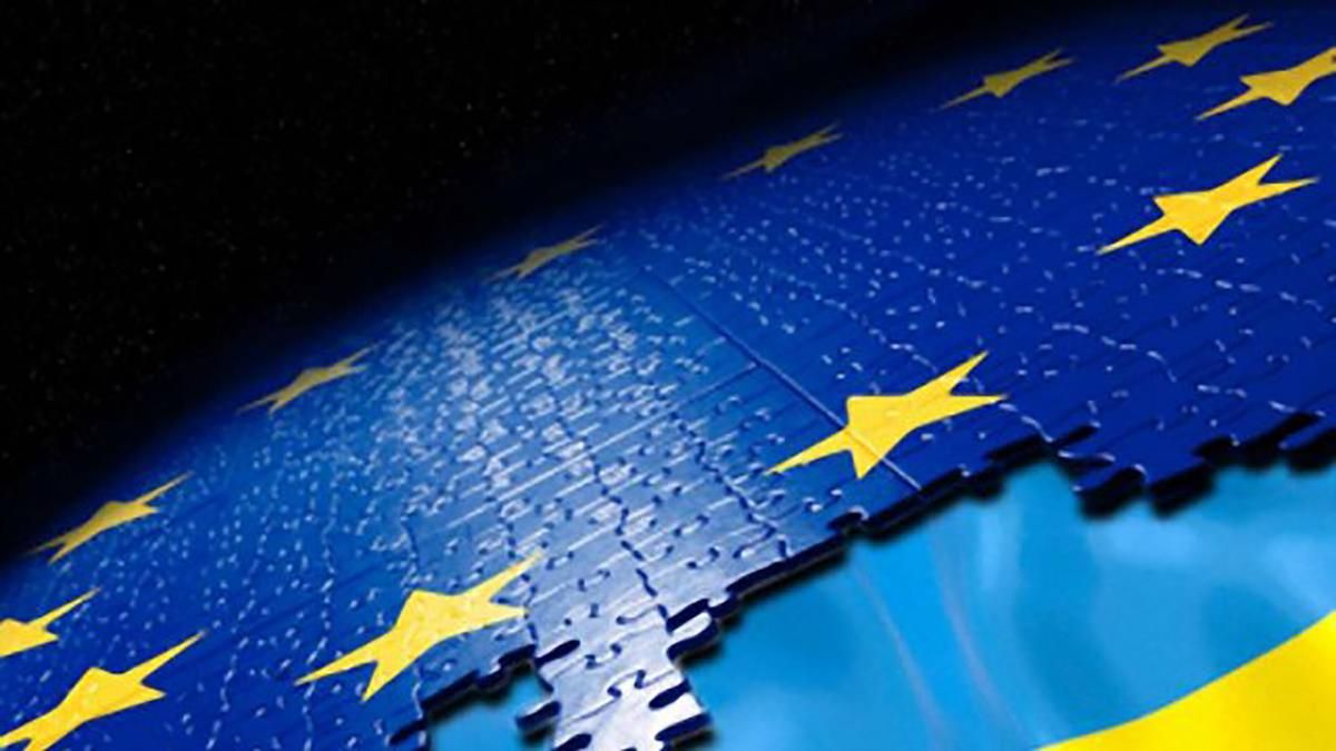 Запад лишает нас суверенитета, а МВФ навязывает правила игры: эти и другие страшилки Запад лишает нас суверенитета, а МВФ навязывает правила игры: эти и другие страшилки