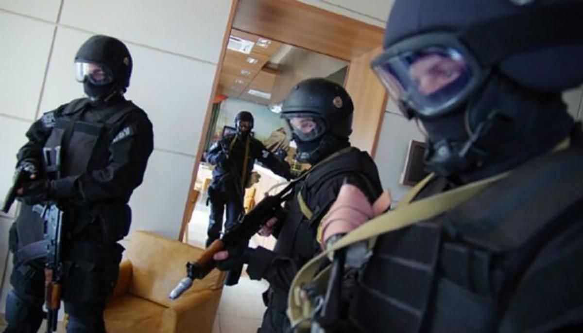 Обшуки на комунальних підпримствах Дніпра: посадовців підозрюють у "відкатах" Обшуки на комунальних підпримствах Дніпра: посадовців підозрюють у "відкатах"