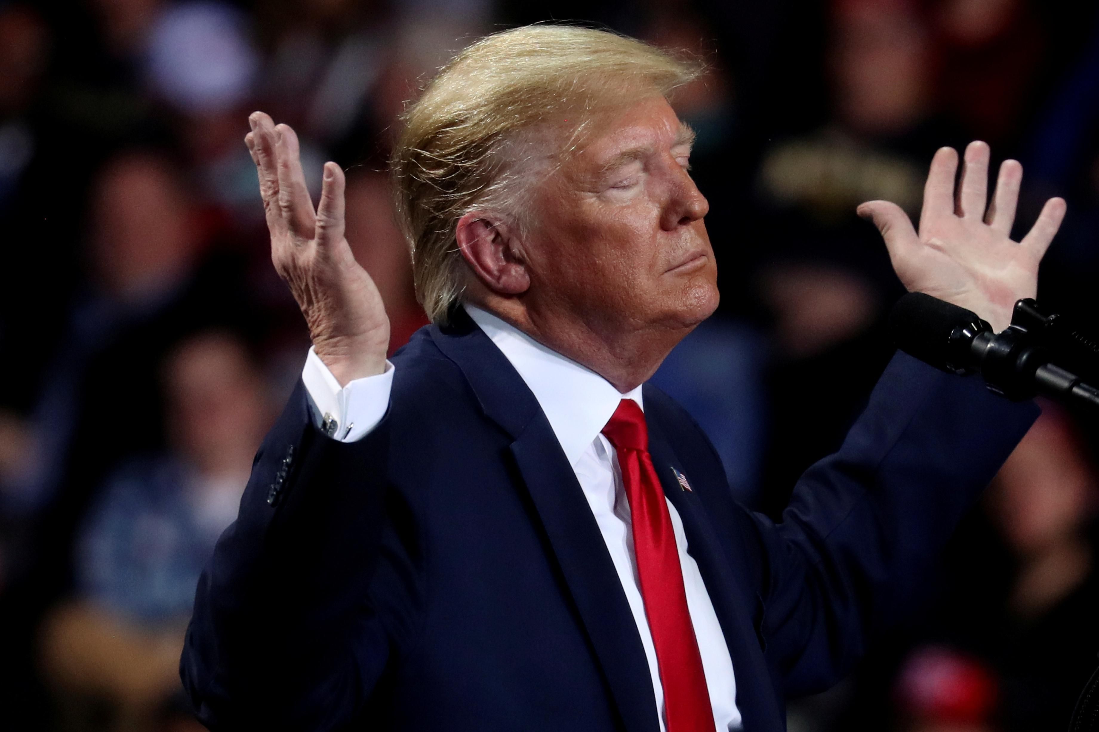 Трамп проти соцмереж: Facebook і Twitter видалили допис із фейком зі сторінки президента США Трамп проти соцмереж: Facebook і Twitter видалили допис із фейком зі сторінки президента США