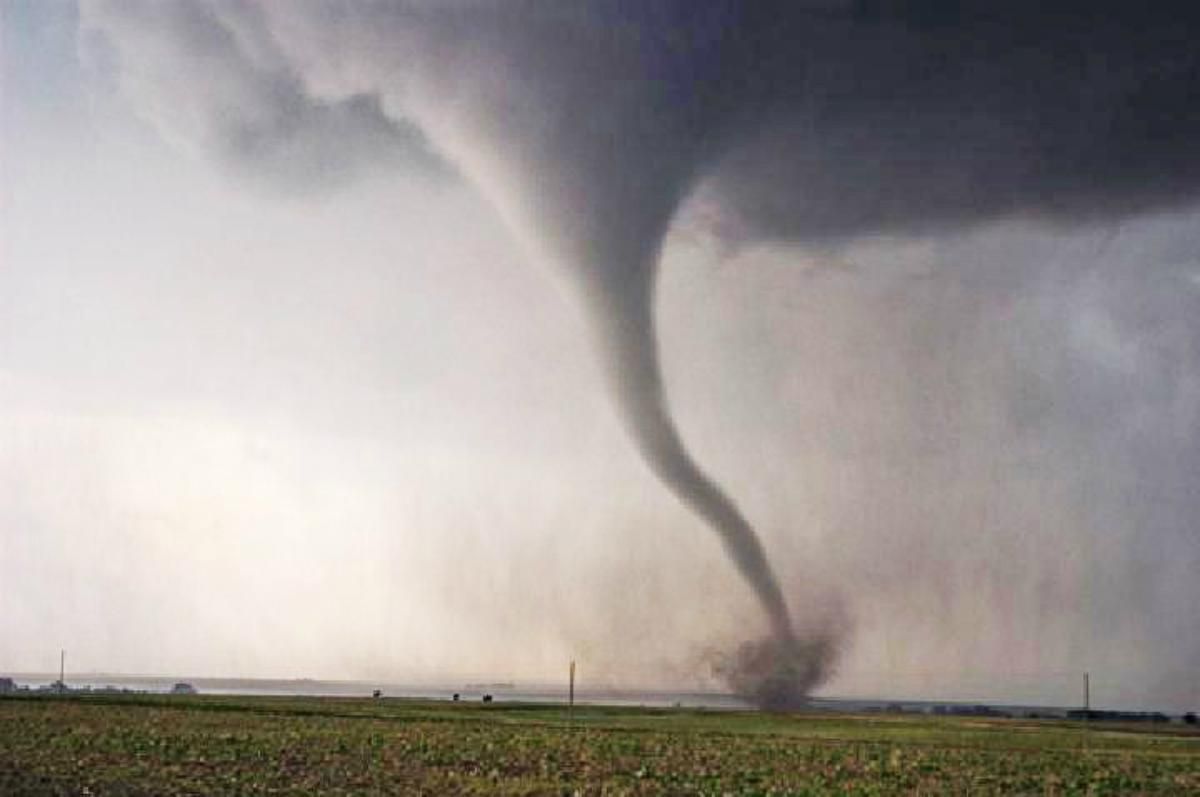 В Крыму зафиксировали смерч: видео В Крыму зафиксировали смерч: видео