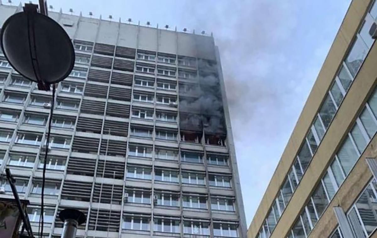 Пожежа в Києві на Хмельницького 20 червня 2020: відео