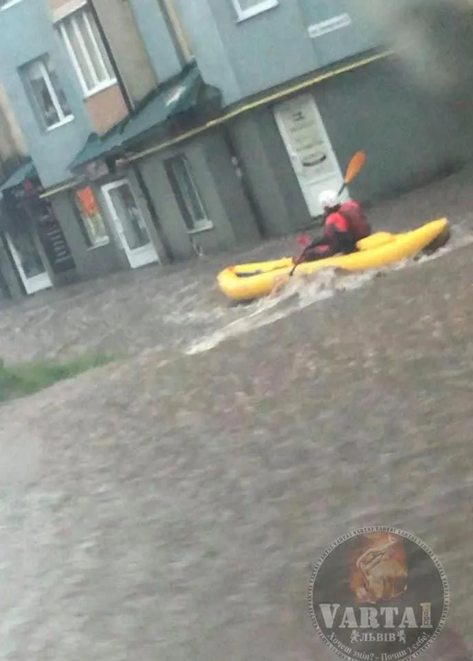 злива у Львові злива у Львові