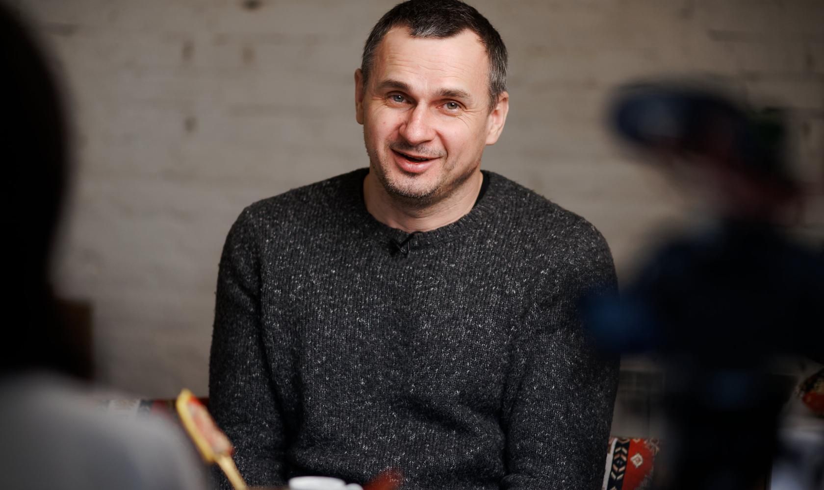 Олег Сенцов приїхав на лінію зіткнення на Донбас Олег Сенцов приїхав на лінію зіткнення на Донбас