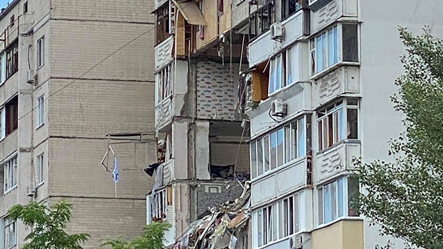 Вибух на Позняках: серед постраждалих є працівники Укрзалізниці Вибух на Позняках: серед постраждалих є працівники Укрзалізниці