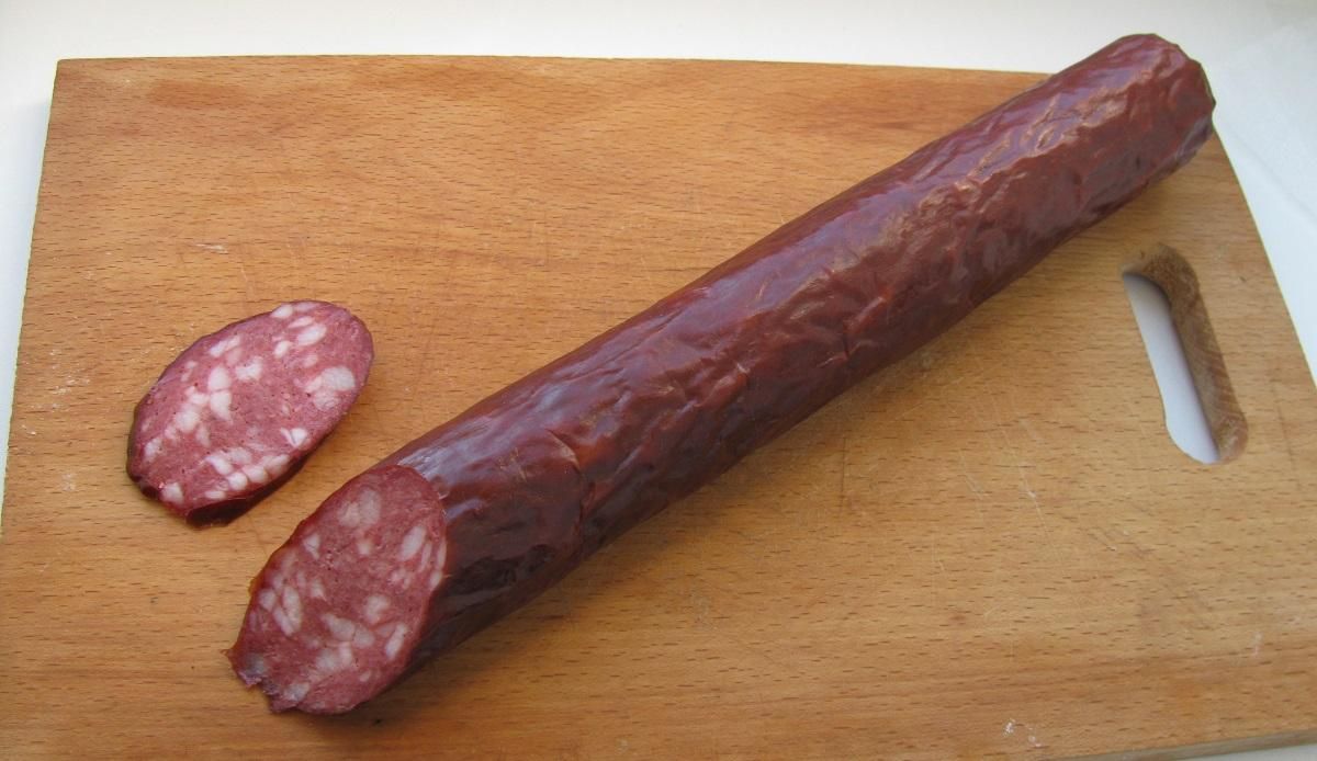 Під Києвом в супермаркеті чоловіки побилися ковбасою: відео Під Києвом в супермаркеті чоловіки побилися ковбасою: відео