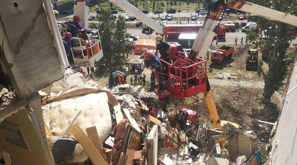 Вибух на Позняках: яка ситуація на місці зараз - фото, відео Вибух на Позняках: яка ситуація на місці зараз - фото, відео