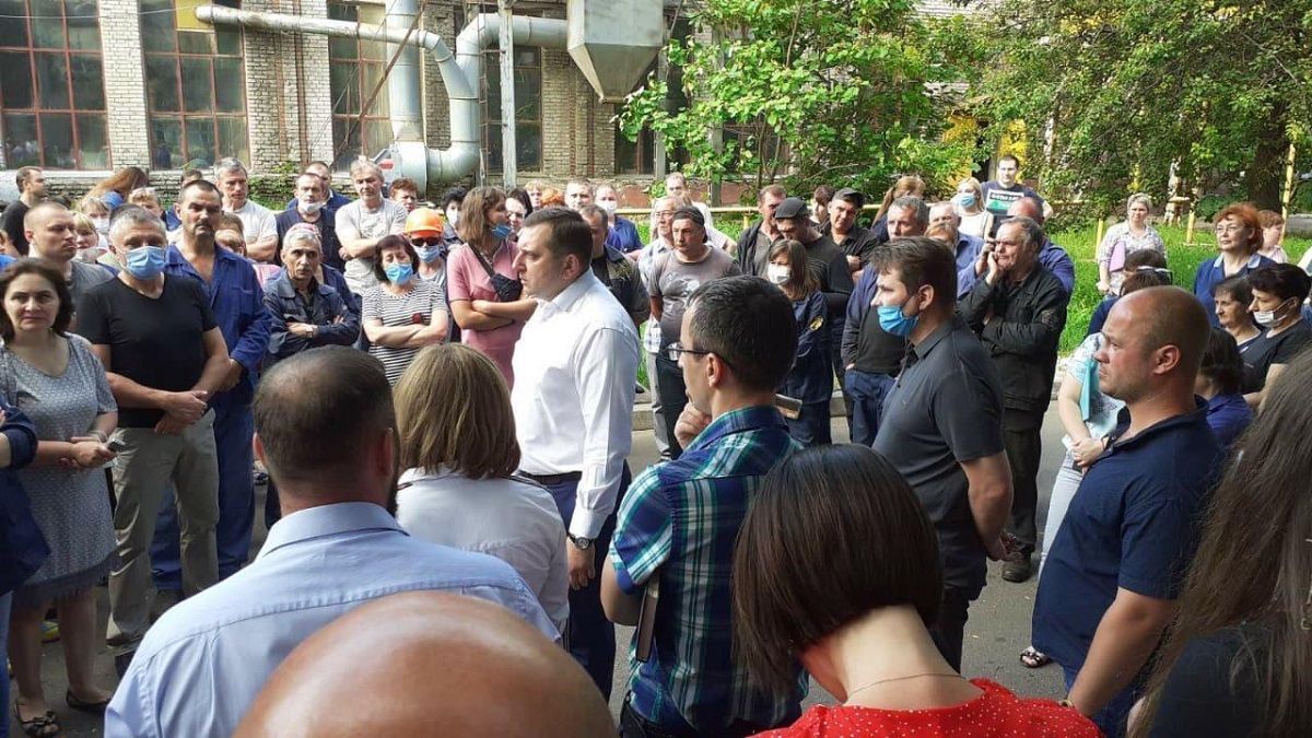 На "Електроважмаші" спалахнув страйк через багатомісячні борги по зарплаті На "Електроважмаші" спалахнув страйк через багатомісячні борги по зарплаті