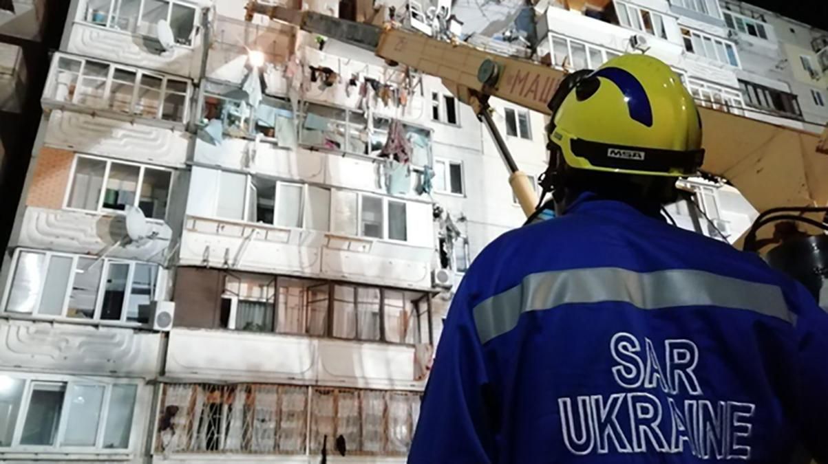 Рятувальники призупинили роботу на місці вибуху на Позняках