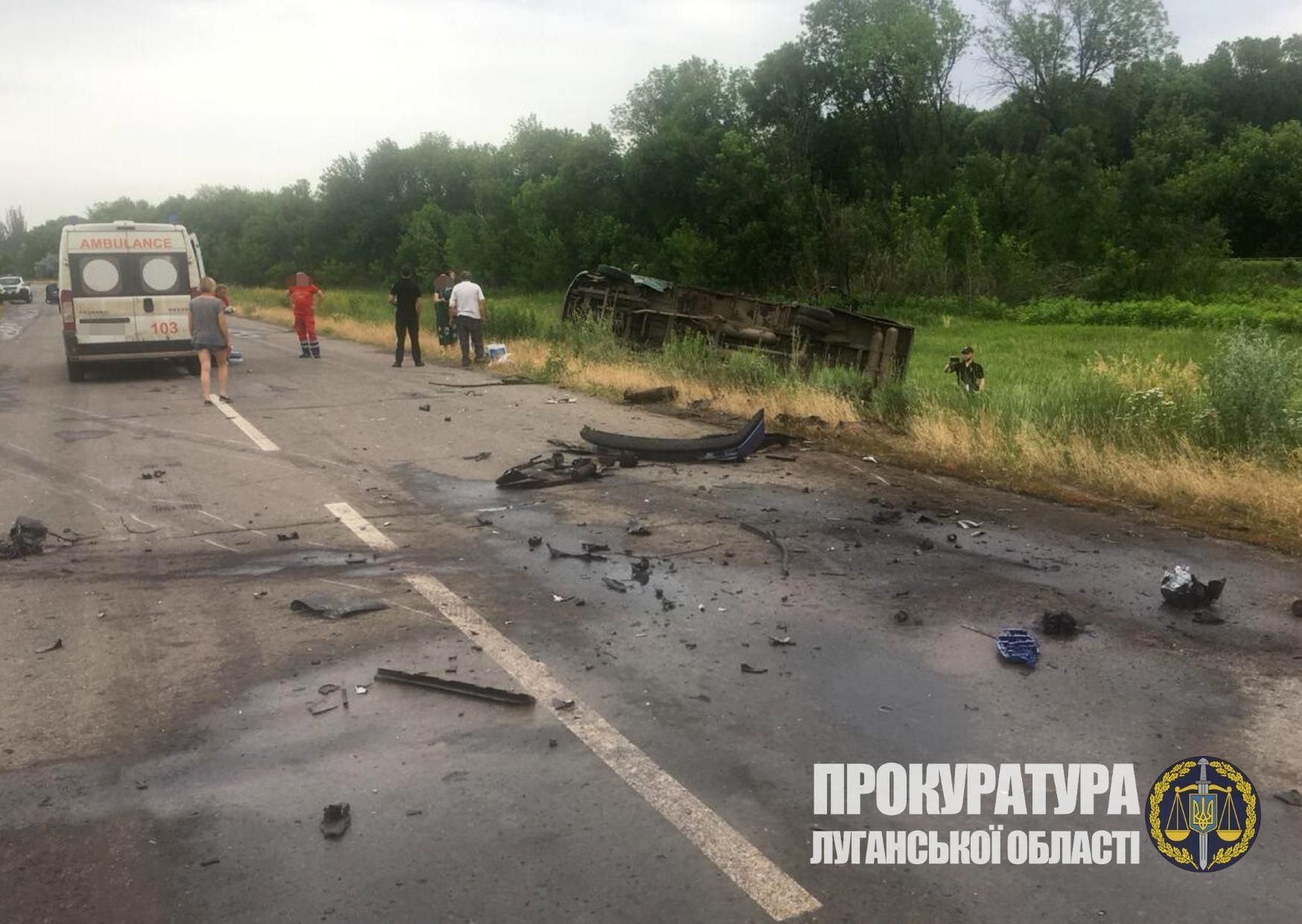 ДТП в Новоайдаре с участием полицейского и маршрутки 22.06. 2020: фото