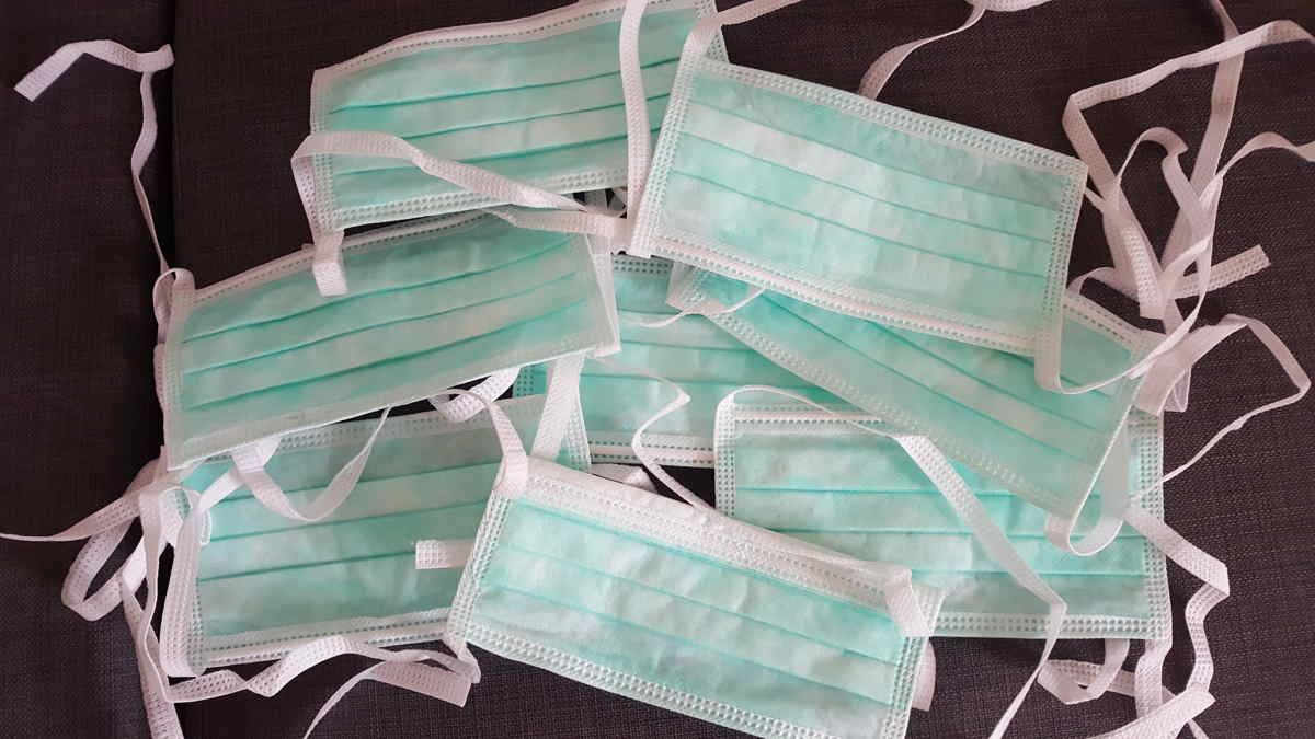 Поліклініка МВС купила захисні маски, переплативши в 4 рази Поліклініка МВС купила захисні маски, переплативши в 4 рази