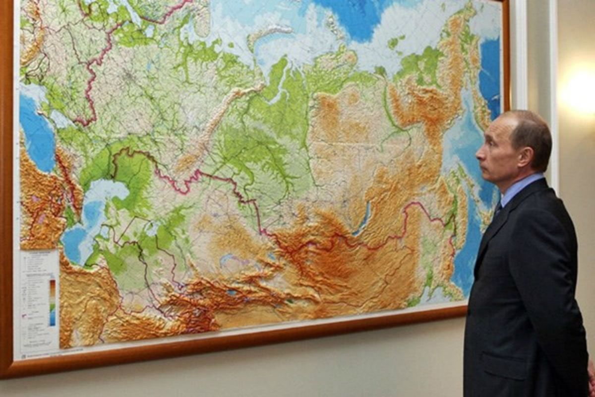 Путін висловив претензії до сусідніх країн через "територіальні подарунки" Путін висловив претензії до сусідніх країн через "територіальні подарунки"