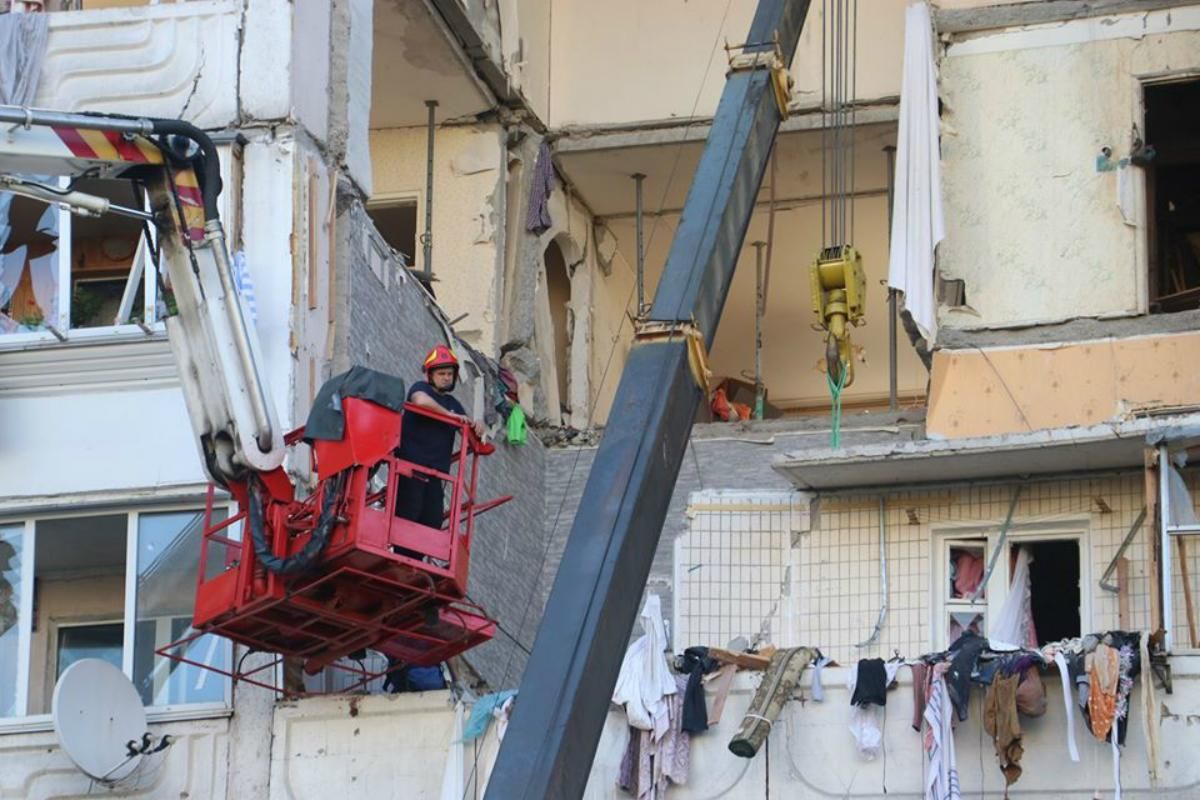 Жертвами вибуху будинку на Позняках є працівники Укрзалізниці Жертвами вибуху будинку на Позняках є працівники Укрзалізниці