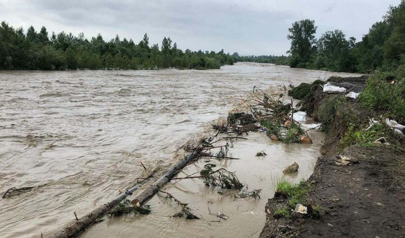 Наводнение в Черновцах 23 июня 2020 и области: возможна эвакуация