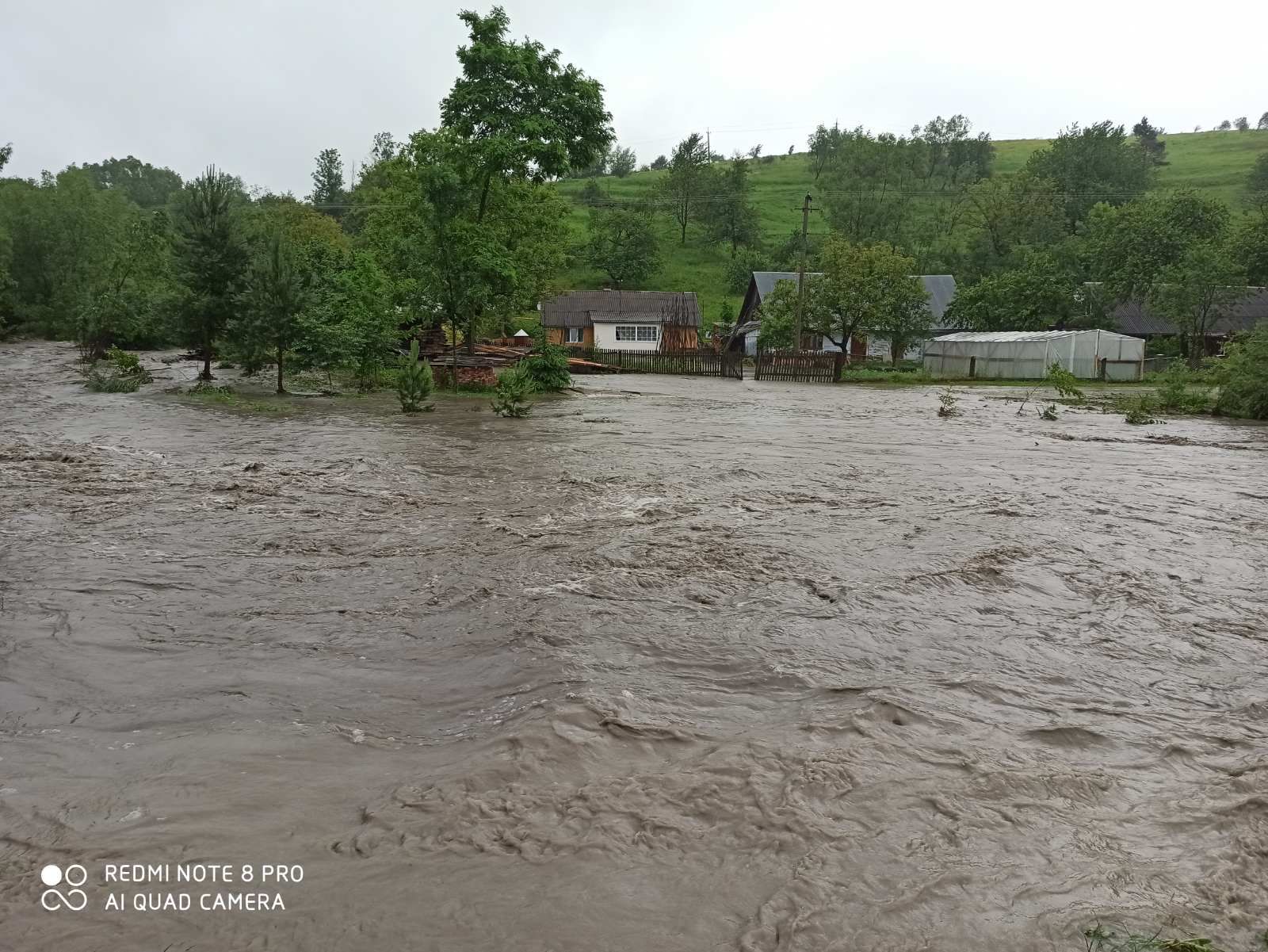 Непогода во Львовской области - фото, видео подтоплений Непогода во Львовской области - фото, видео подтоплений