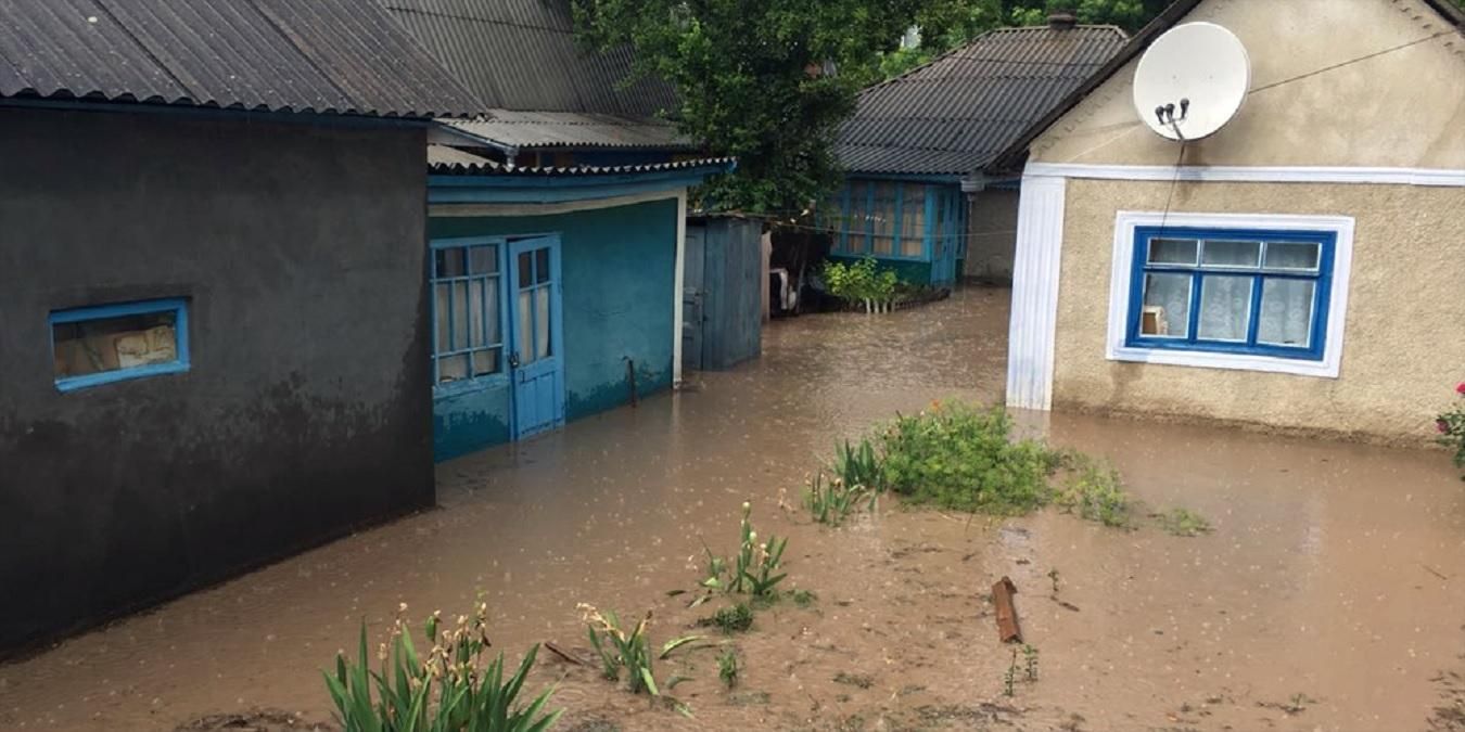 Непогода добралась до Винницкой области: вдоль Днестра подтапливает улицы – фото, видео Непогода добралась до Винницкой области: вдоль Днестра подтапливает улицы – фото, видео