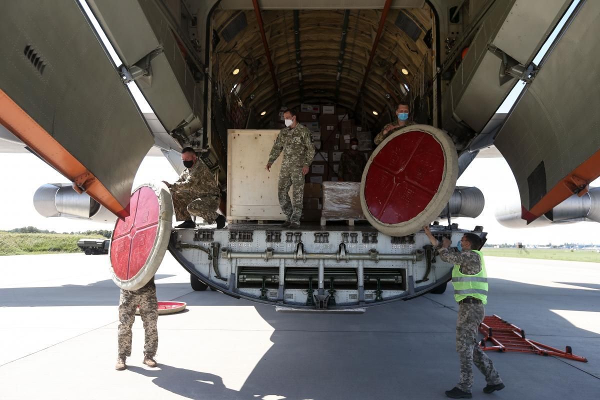 Посол Китаю подякував бізнесу та уряду за сприяння в доставці в Україну гуманітарного вантажу Посол Китаю подякував бізнесу та уряду за сприяння в доставці в Україну гуманітарного вантажу