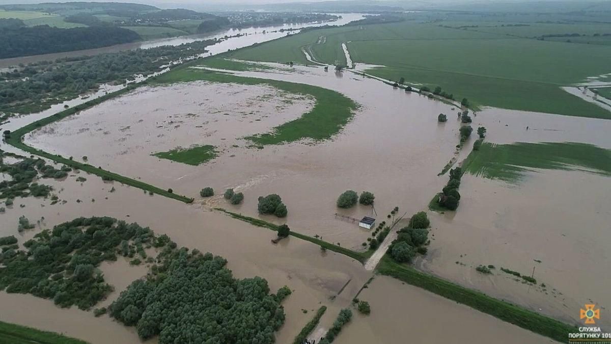 Негода на Тернопільщині: стався перелив через дамбу – фото 