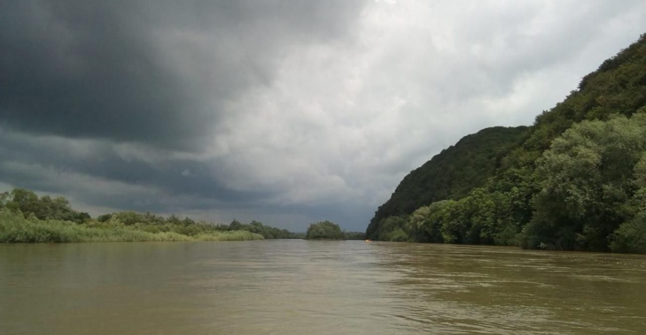 Максимальный паводок на Прикарпатье ожидают 25 июня 2020 Максимальный паводок на Прикарпатье ожидают 25 июня 2020