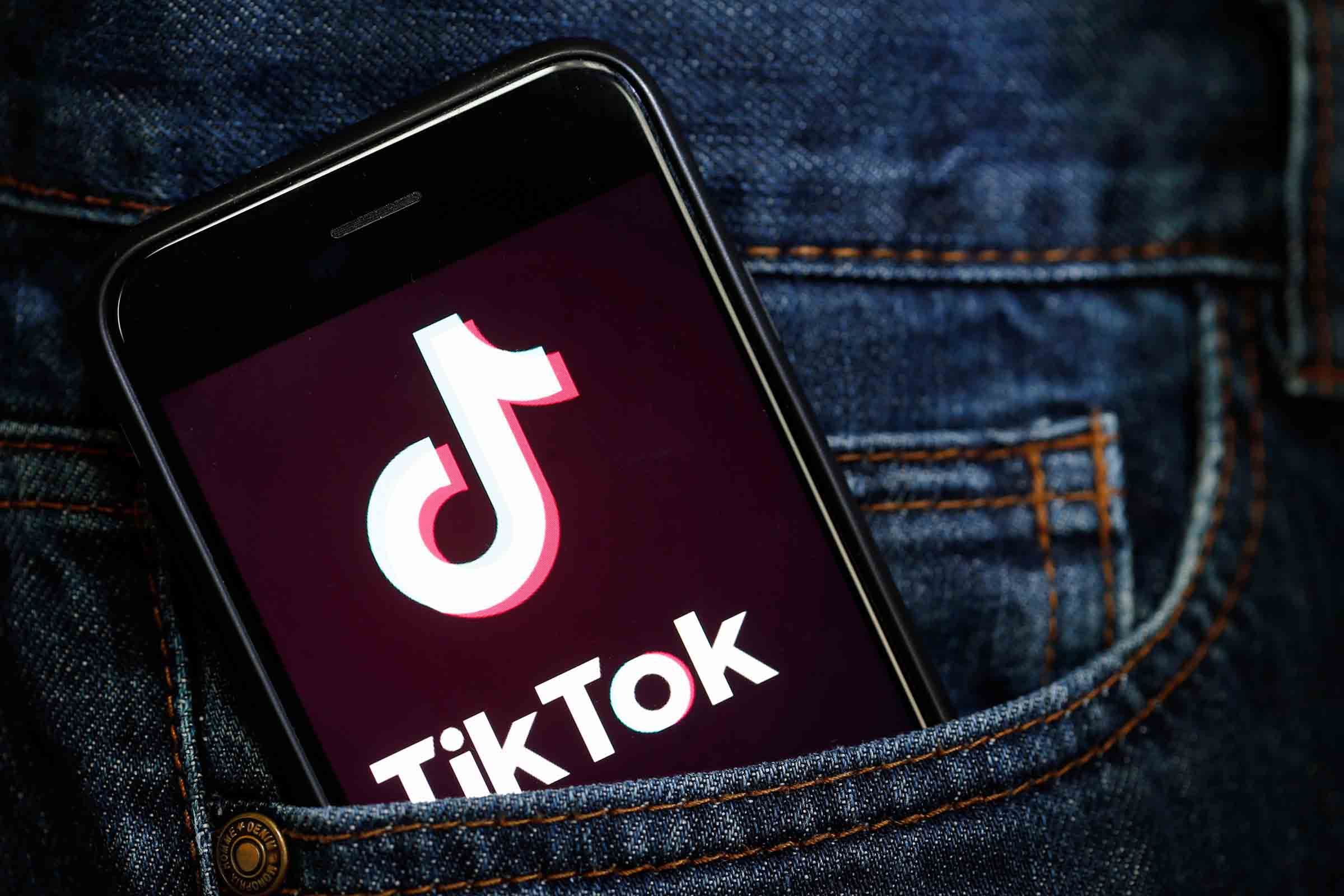 Китай оштрафовал компанию, которая создала TikTok: причина