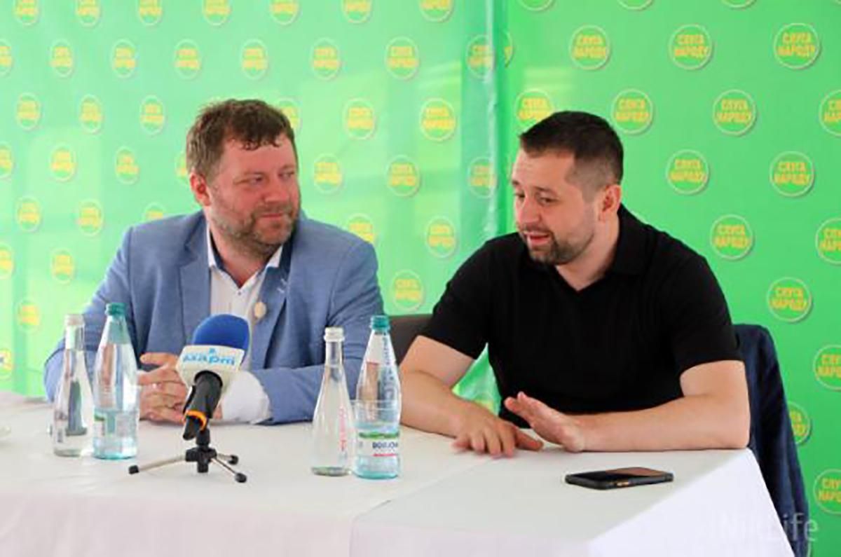 Сосна корабельна проти просто сосен: Карпати тонуть, поки Слуги пліткують про "баб" – Є питання Сосна корабельна проти просто сосен: Карпати тонуть, поки Слуги пліткують про "баб" – Є питання