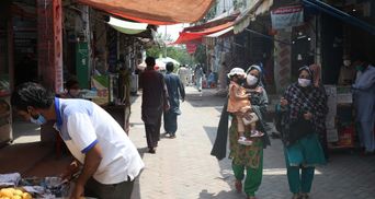 У Пакистані на чорному ринку продають кров людей, які перехворіли COVID-19
