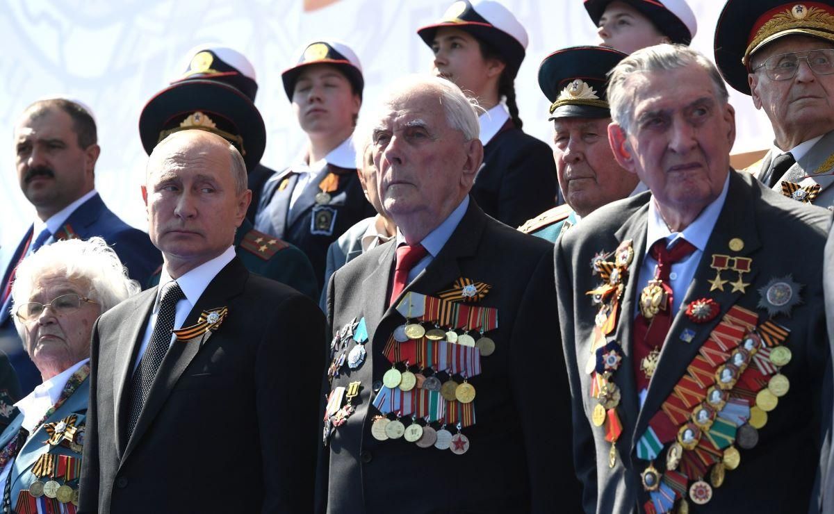 Проведення параду до Дня перемоги вдарить по іміджу Путіна