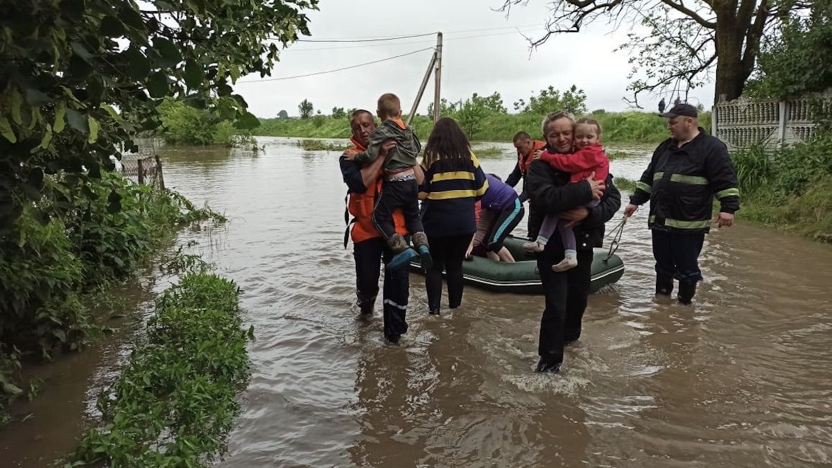Наводнение в Западной Украине 2020 - худшая ситуация на Прикарпатье