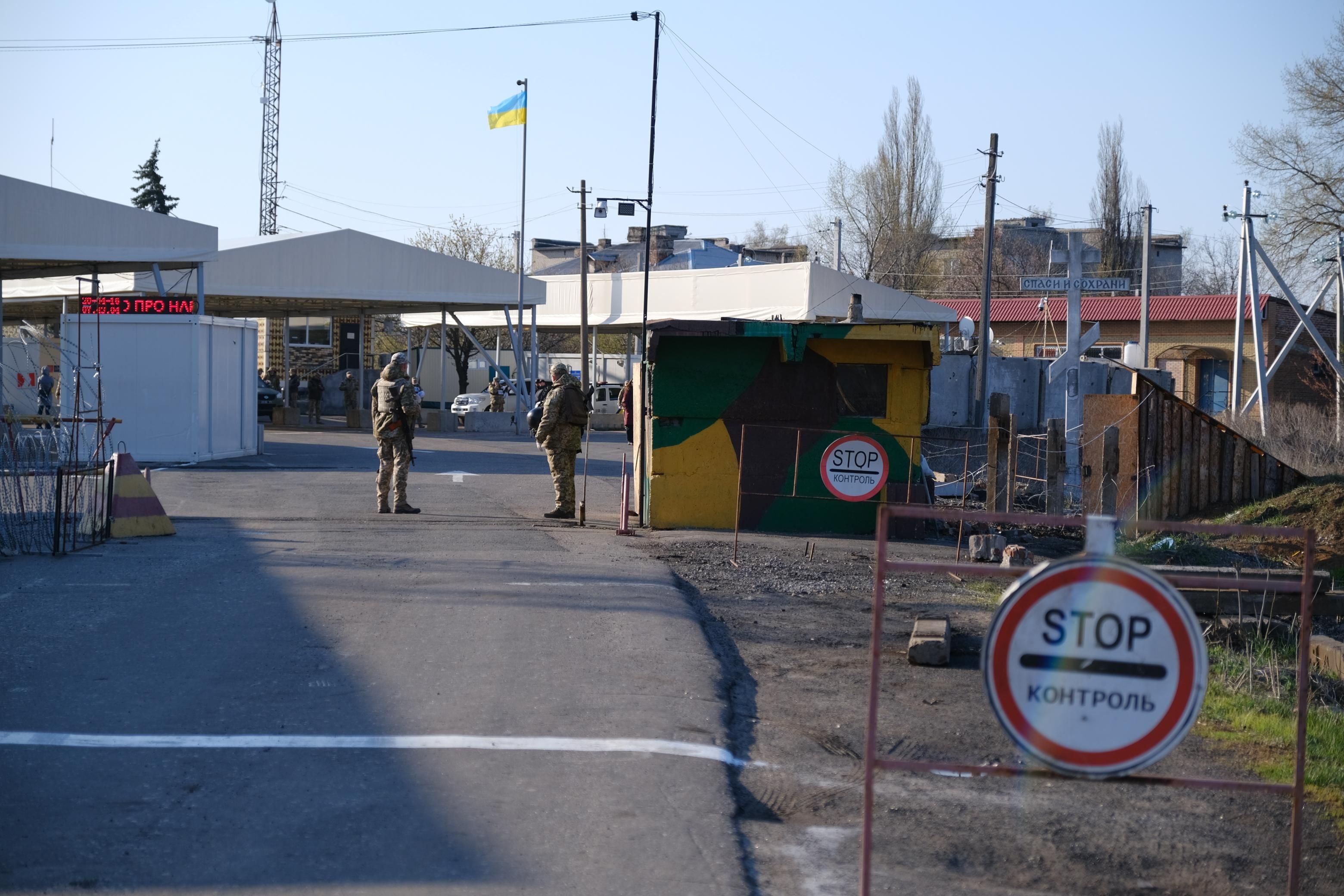 Уряд скасував обов'язкову обсервацію для тих, хто в'їжджає в Україну