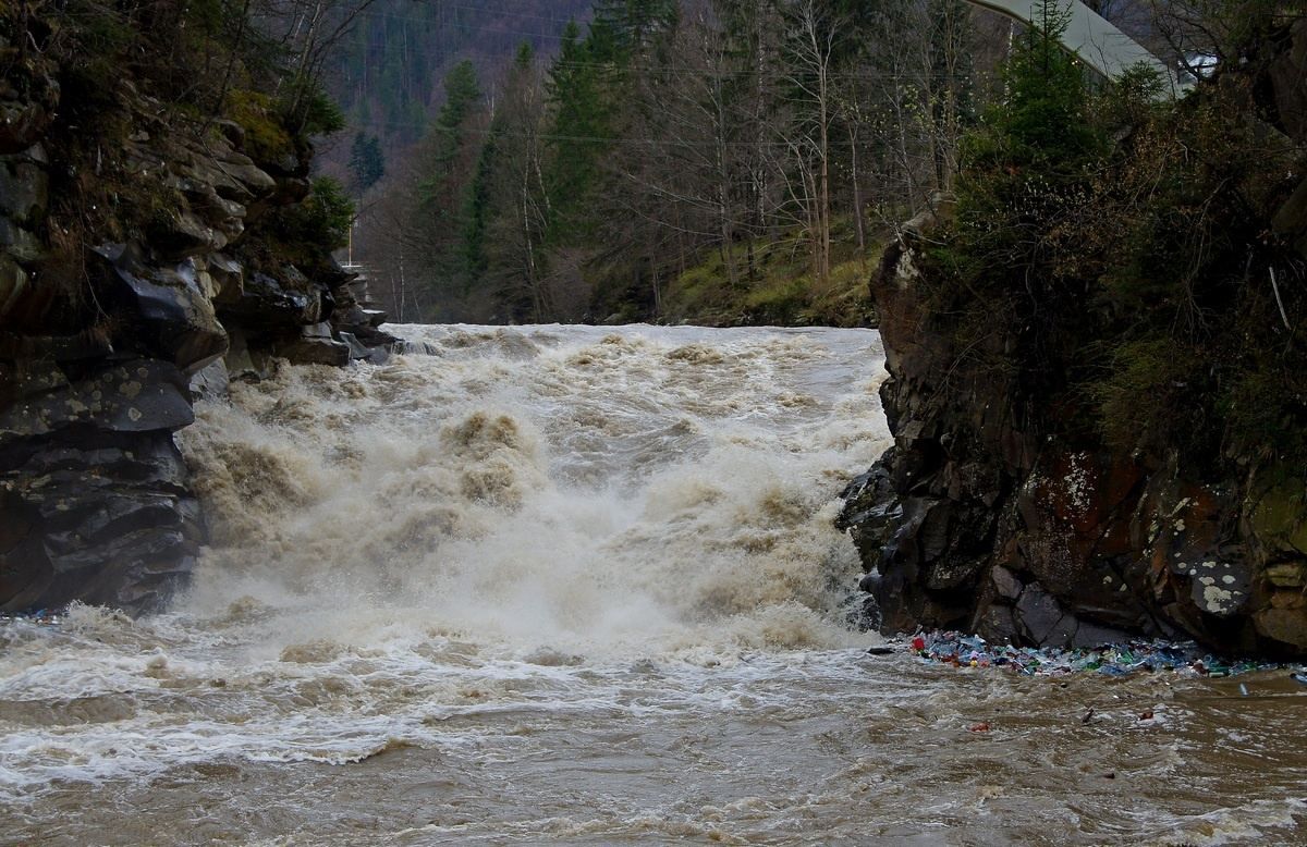 Наводнения на западе Украины 2020: доступные маршруты в Карпатах Наводнения на западе Украины 2020: доступные маршруты в Карпатах