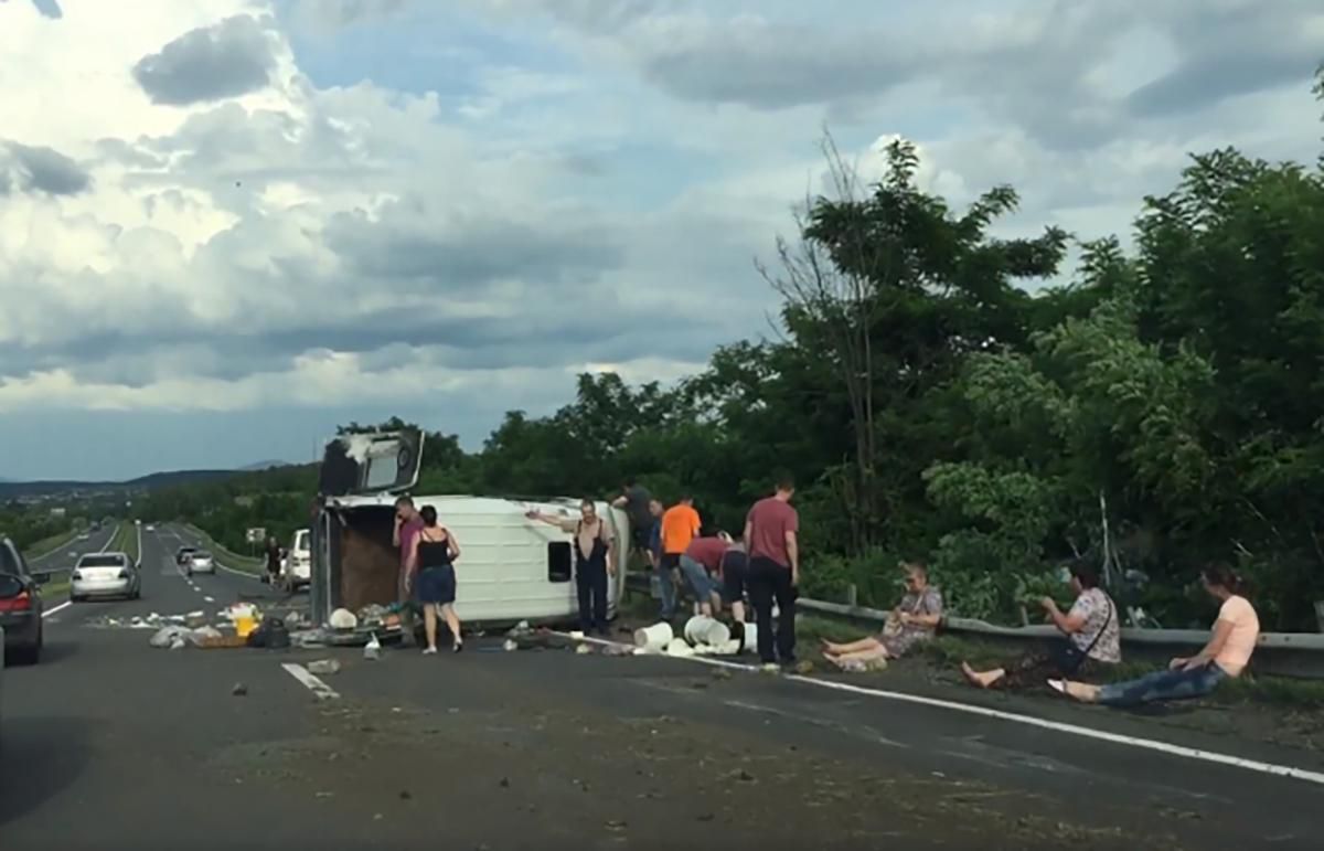 ДТП на трасі Київ – Чоп біля Середнього 25 червня 2020: відео ДТП на трасі Київ – Чоп біля Середнього 25 червня 2020: відео