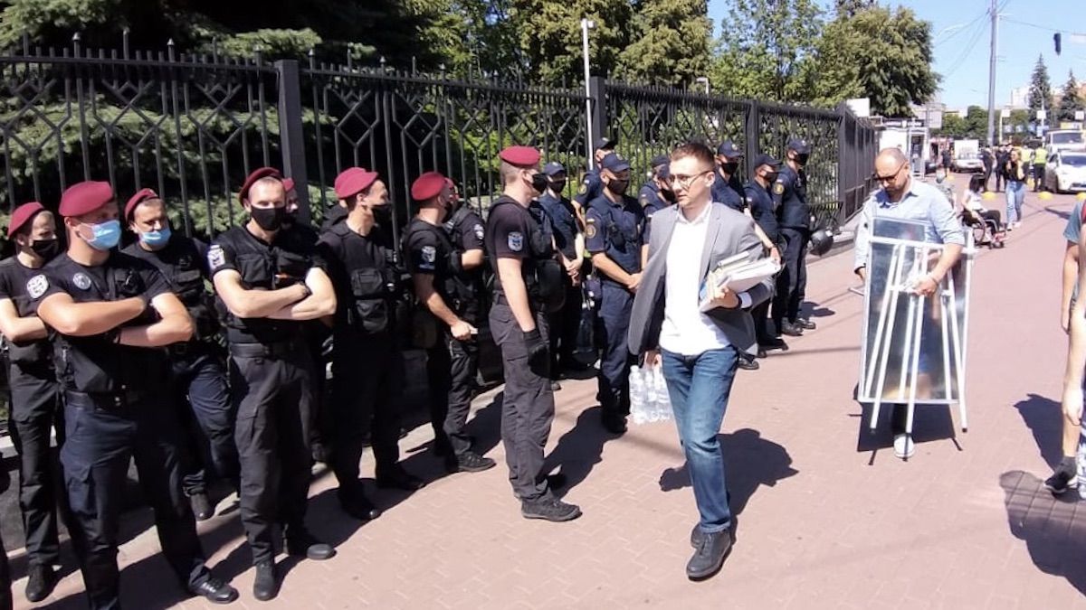 Суд над Сергеем Стерненком 26 июня 2020: фото, видео Суд над Сергеем Стерненком 26 июня 2020: фото, видео