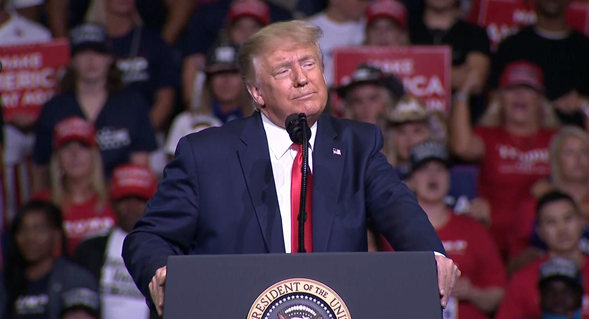 Рейтинги Трампа стремительно падают: причины Рейтинги Трампа стремительно падают: причины