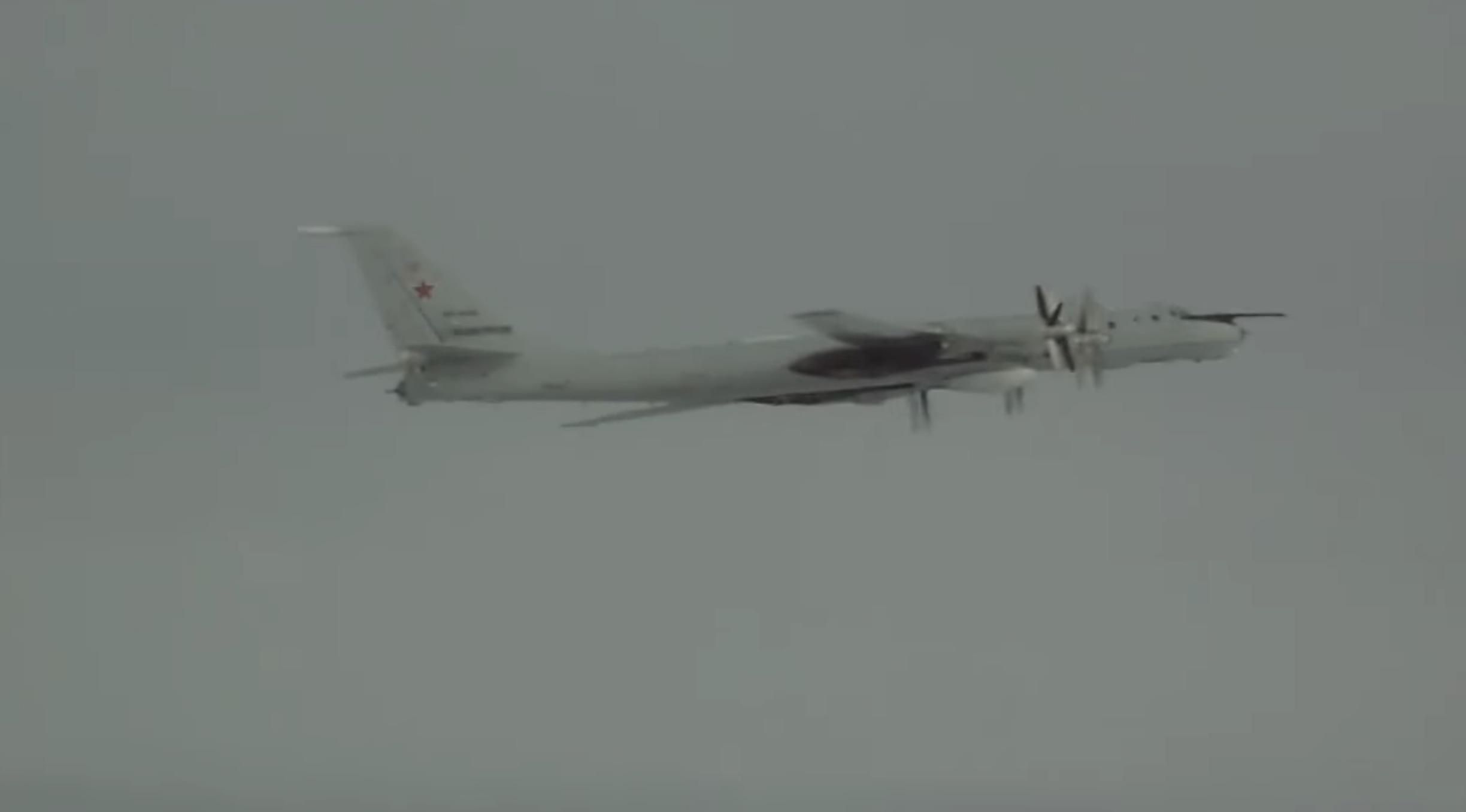 Российские военные самолеты Ту-142 восемь часов кружили у Аляски