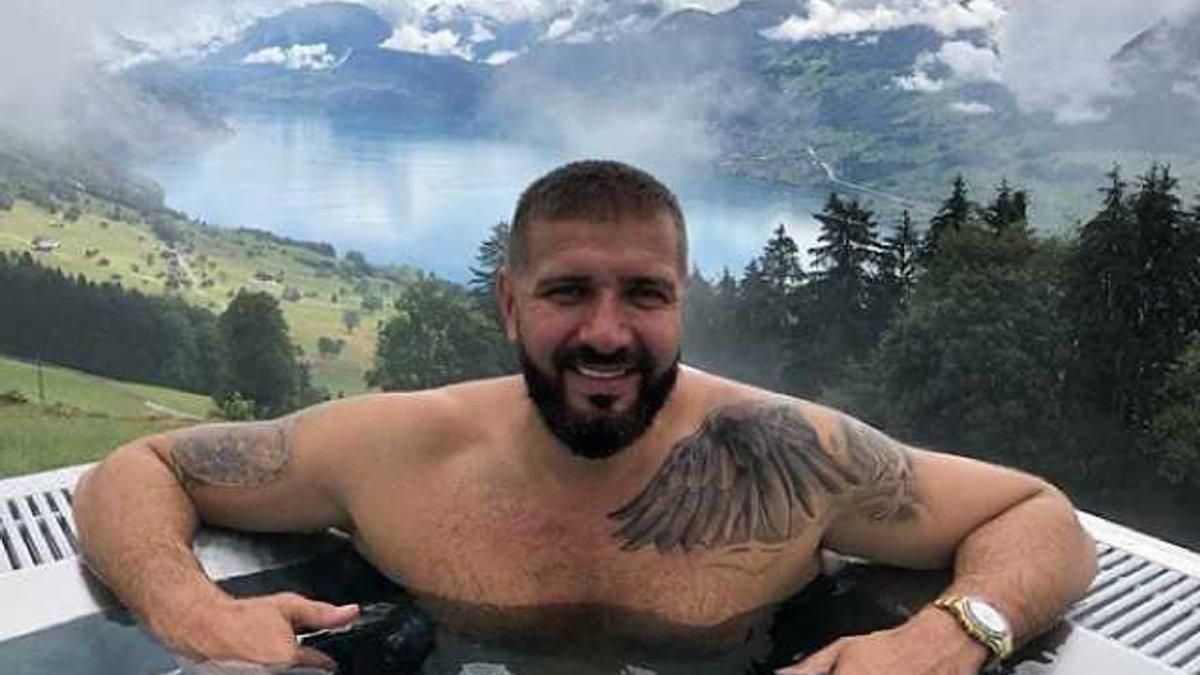 Реки алкоголя и девушки: харьковский бизнесмен потратил в одесском клубе 124 тысячи гривен Реки алкоголя и девушки: харьковский бизнесмен потратил в одесском клубе 124 тысячи гривен