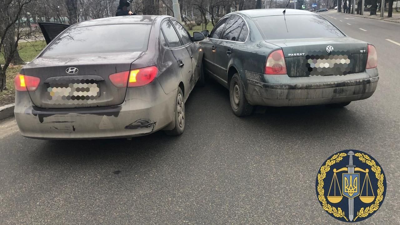 Викидав гроші, врізався в правоохоронців, покинув дитину: полковника поліції судитимуть за хабар на Харківщині