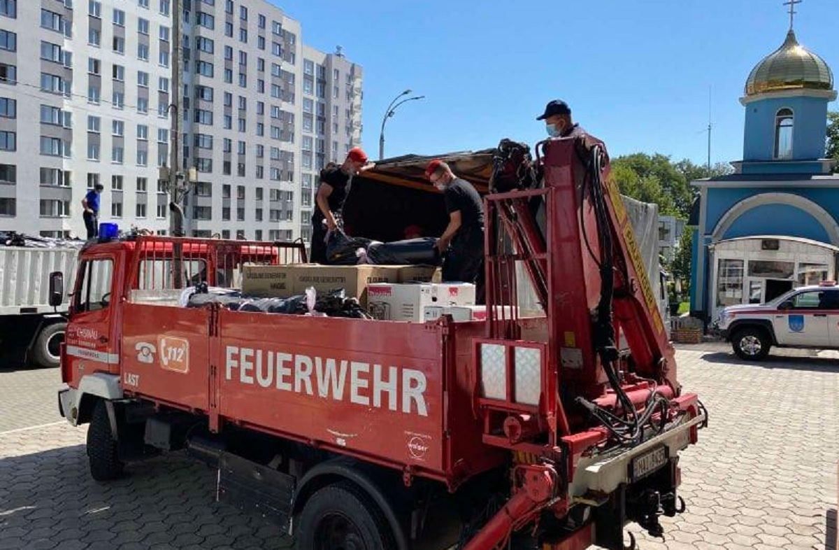 Молдова передає Україні обладнання для ліквідації наслідків повеней Молдова передає Україні обладнання для ліквідації наслідків повеней