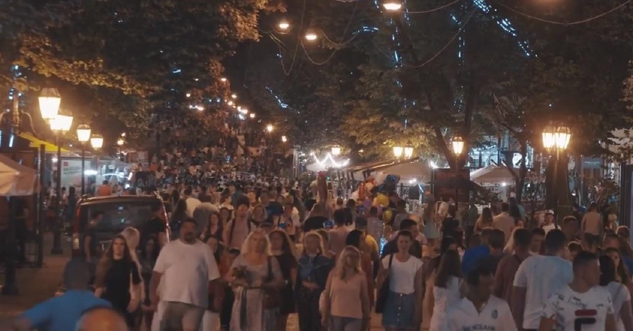 Толпы на улицах Одессы 28 июня 2020: видео