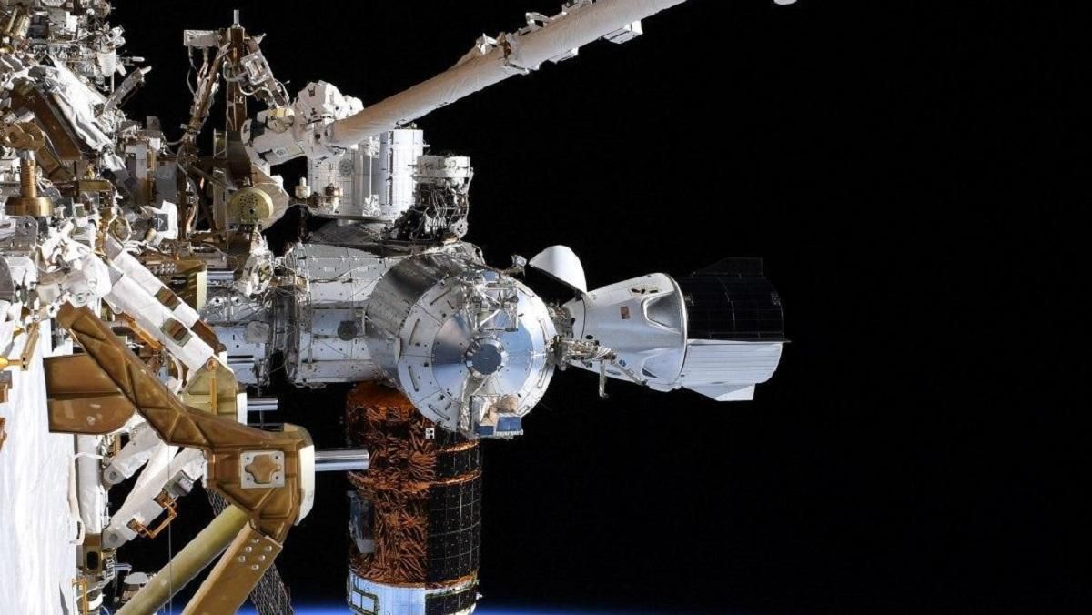 "Роскосмос" назвав Crew Dragon Ілона Маска небезпечним "Роскосмос" назвав Crew Dragon Ілона Маска небезпечним