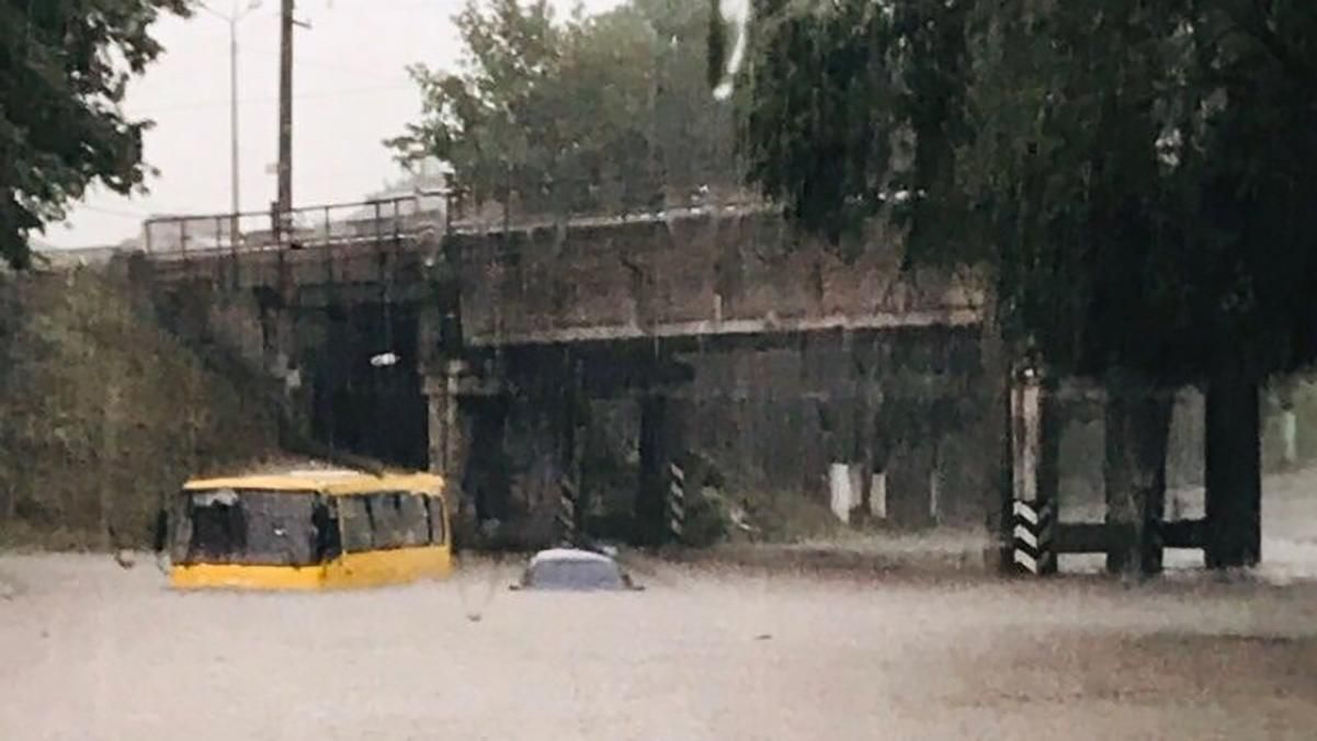 Непогода в Мариуполе 29.06: город ушел под воду – фото, видео