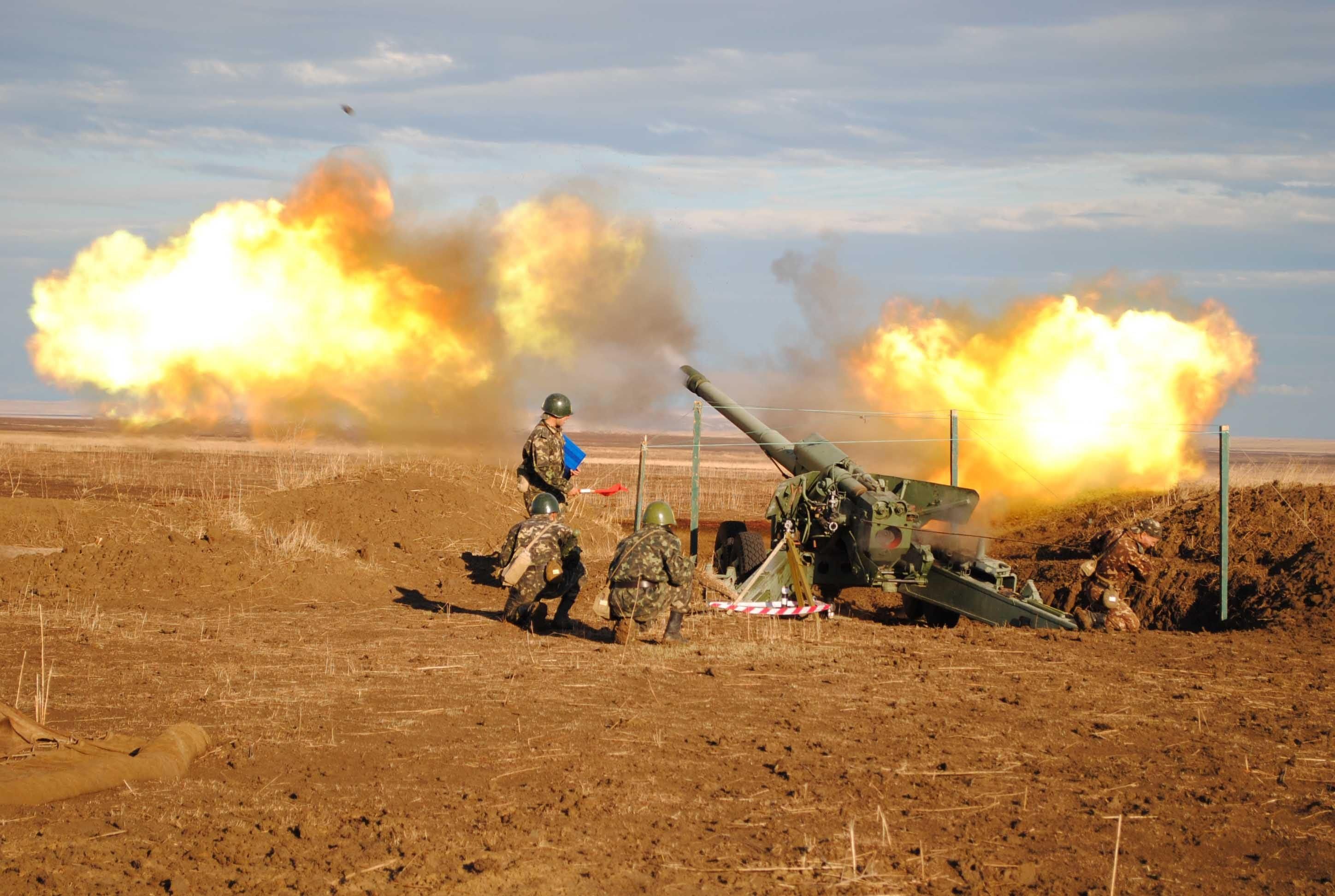 Ворог 12 разів обстріляв позиція ЗСУ на Донбасі: двоє українських захисників поранені