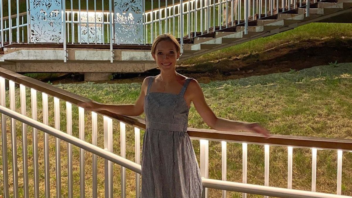 У літній сукні: Катя Осадча прогулялася нічним Києвом – дивовижні фото