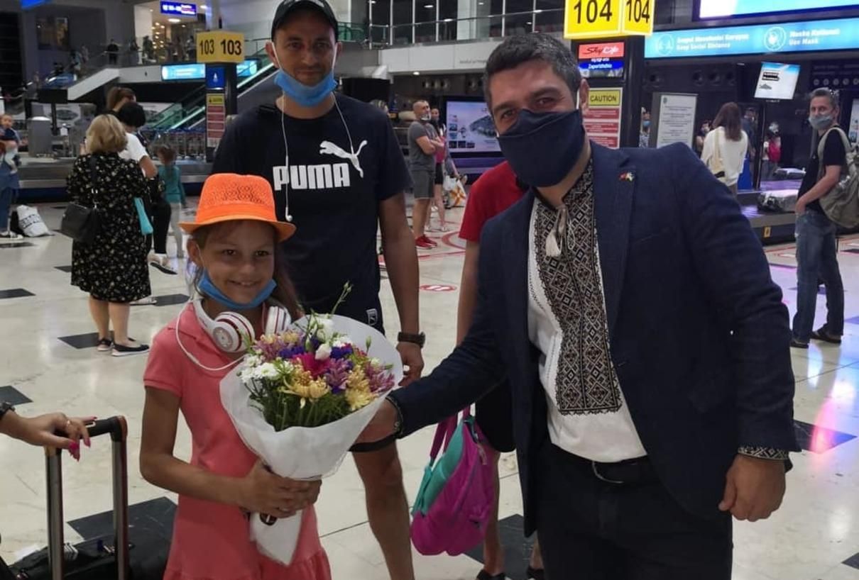 Перші туристи вирушили з України до Туреччини: які тепер правила Перші туристи вирушили з України до Туреччини: які тепер правила